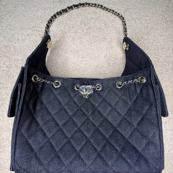 New Matthieu Blazy Chanel - 1st New Collection Launch - Chanel 25 Dark Denim SM - Picture 2 of 9